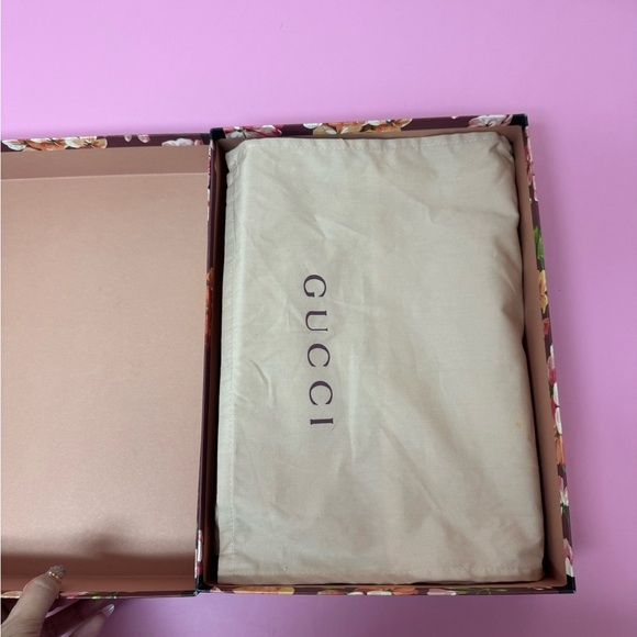 GUCCI BLOOM CLUTCH/ TOILETRIES POUCH - Picture 2 of 11